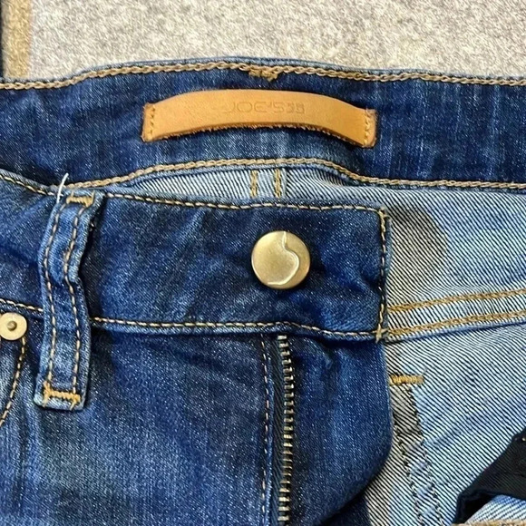 Joe's Jeans, The Icon Mid Rise Skinny. Size 26. - Picture 7 of 13